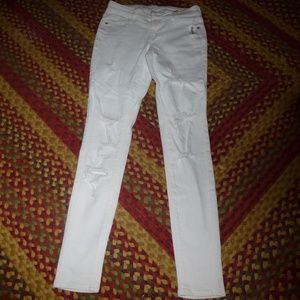 NWT Old Navy Rockstar Distressted White Jeans